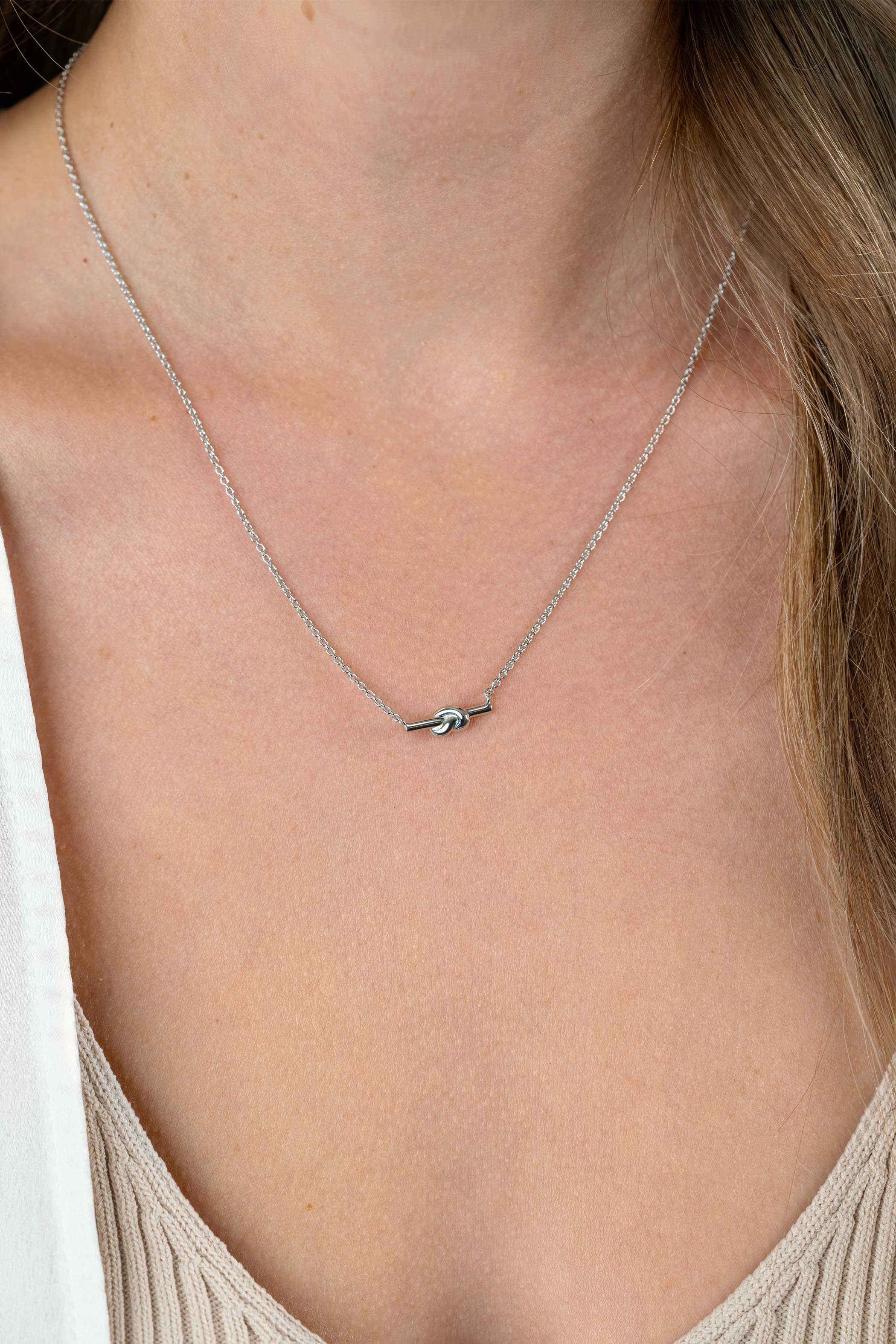 ZINZI silver chain necklace with bar and trendy knot 45-48cm ZIC2613