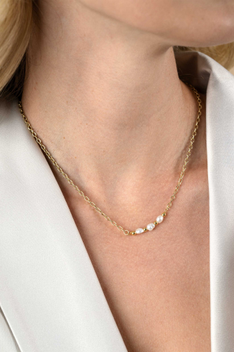 ZINZI gold plated silver chain necklace with three white naturally shaped freshwater pearls in the middle 42-45cm ZIC2643