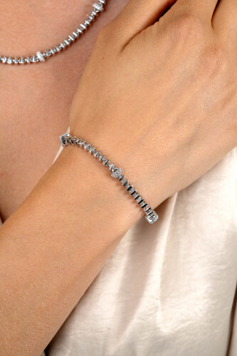 ZINZI zlv. armband vierkante schakels en zirconia's