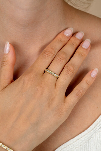 ZINZI gold plated silver ring (4mm wide) set with white zirconia ZIR2686Y