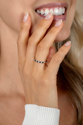 ZINZI Sterling Silver Stackable Ring 2mm width Black Color Stones and White Zirconias ZIR2559Z