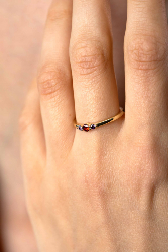 ZINZI Gold Plated Sterling Silver Ring with Small Prong Settings Red Garnet and Purple Color Stones 3mm width ZIR2563