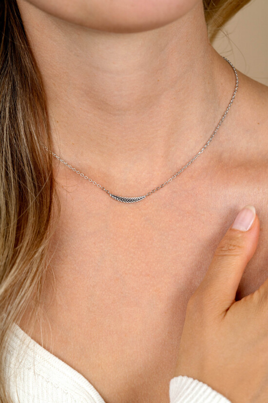 ZINZI silver link chain with large feather. The feather symbolises spreading your wings and freedom. 40-45cm ZIC2644